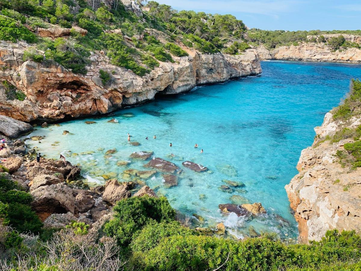 Hostal Cala Llombards Bagian luar foto