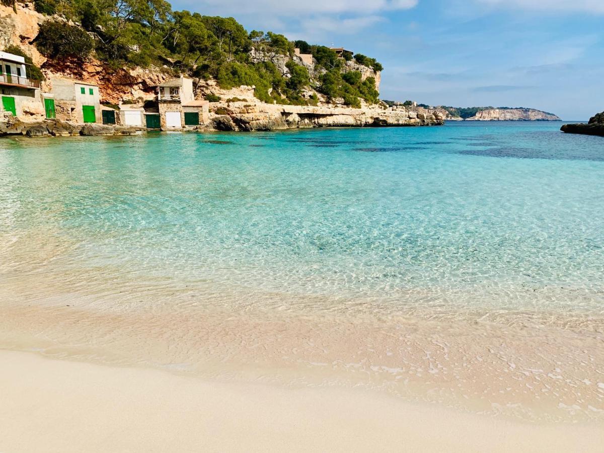 Hostal Cala Llombards Bagian luar foto