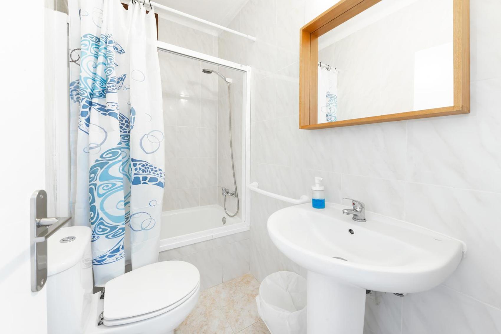 Hostal Cala Llombards Bagian luar foto