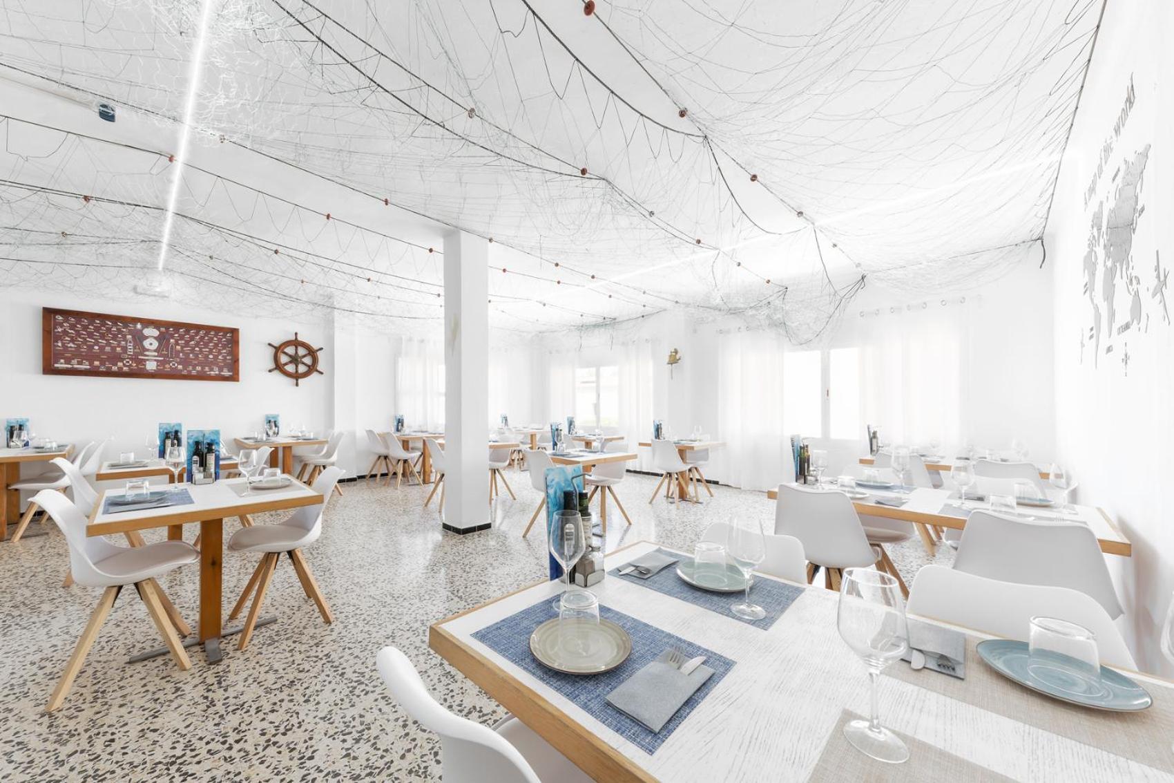 Hostal Cala Llombards Bagian luar foto