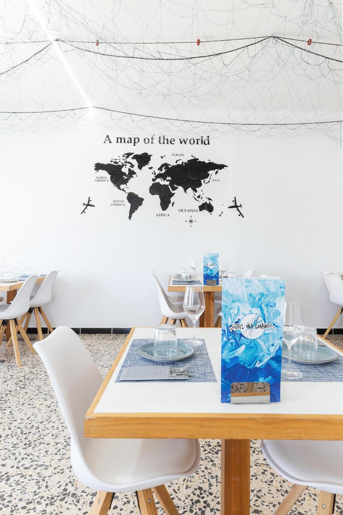Hostal Cala Llombards Bagian luar foto