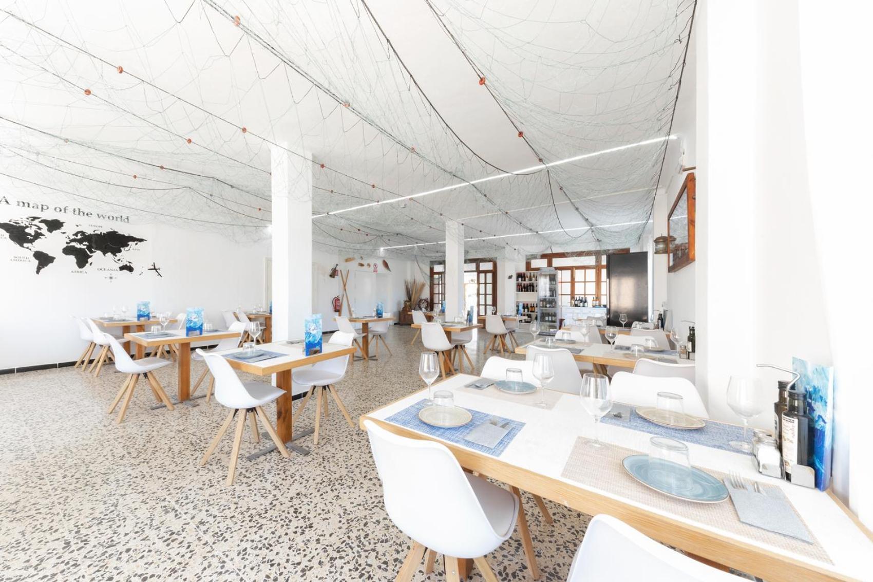 Hostal Cala Llombards Bagian luar foto