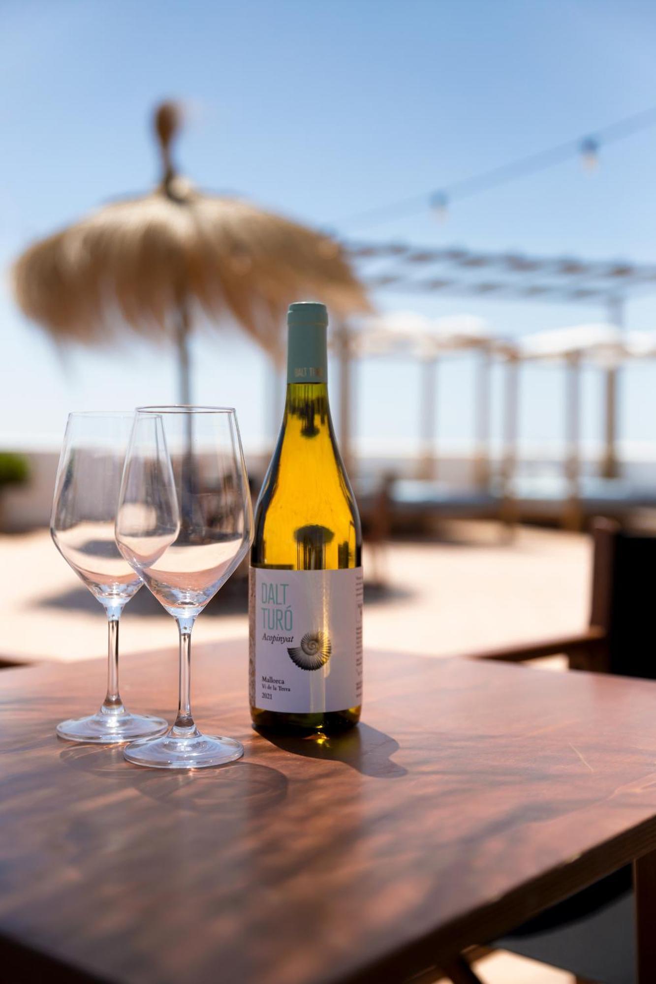 Hostal Cala Llombards Bagian luar foto