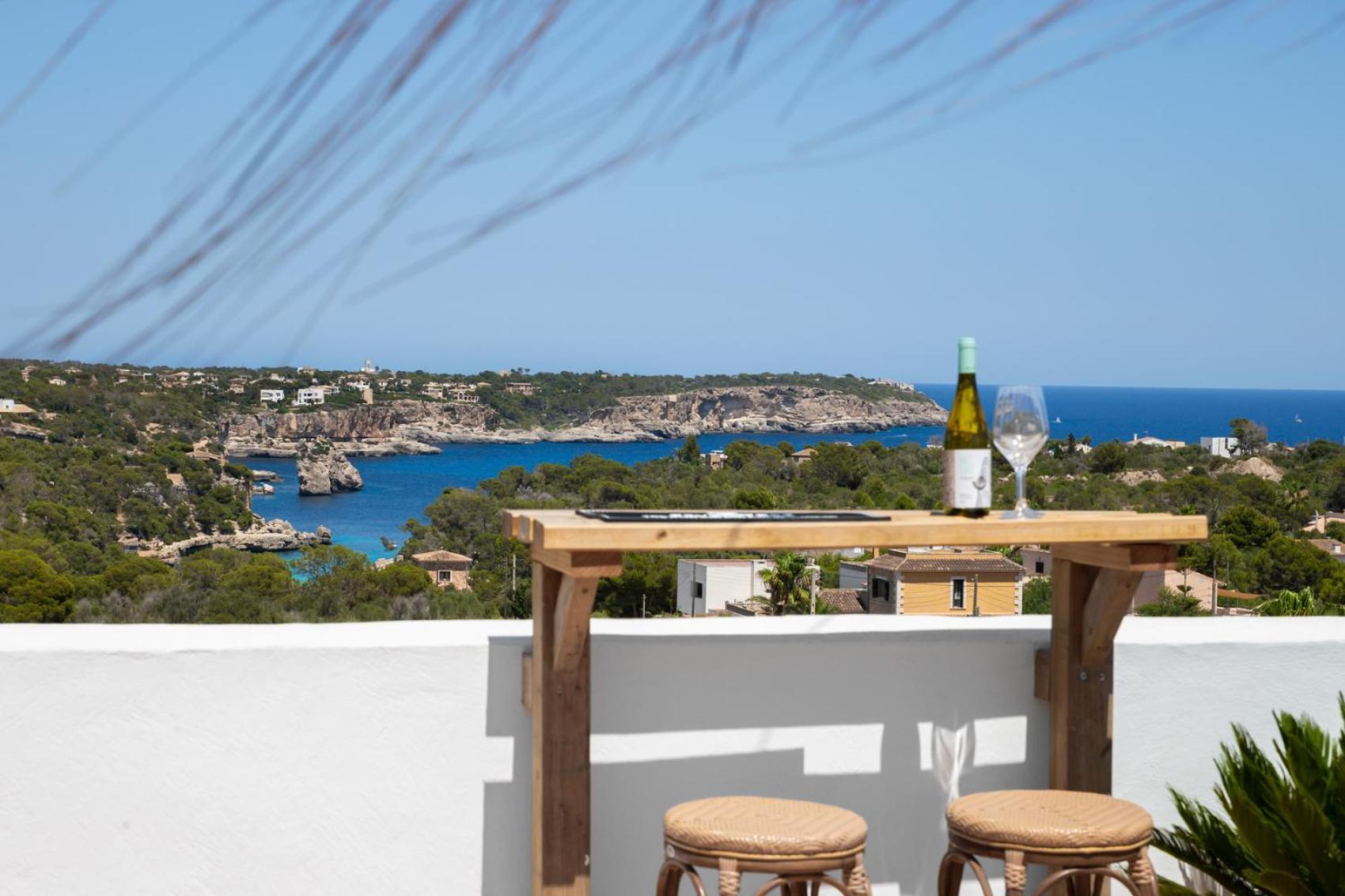 Hostal Cala Llombards Bagian luar foto