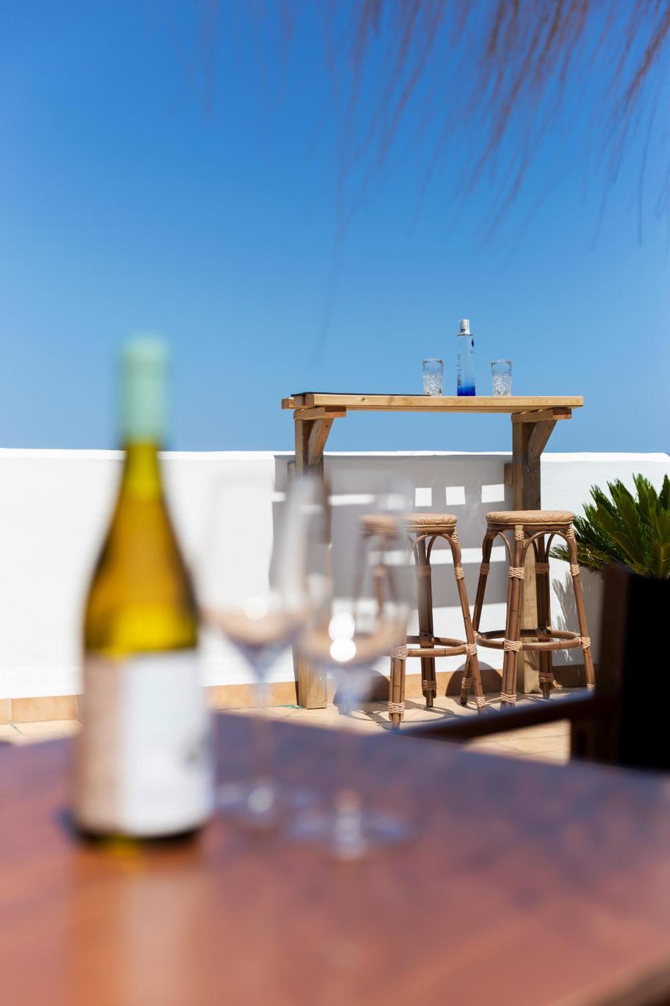 Hostal Cala Llombards Bagian luar foto