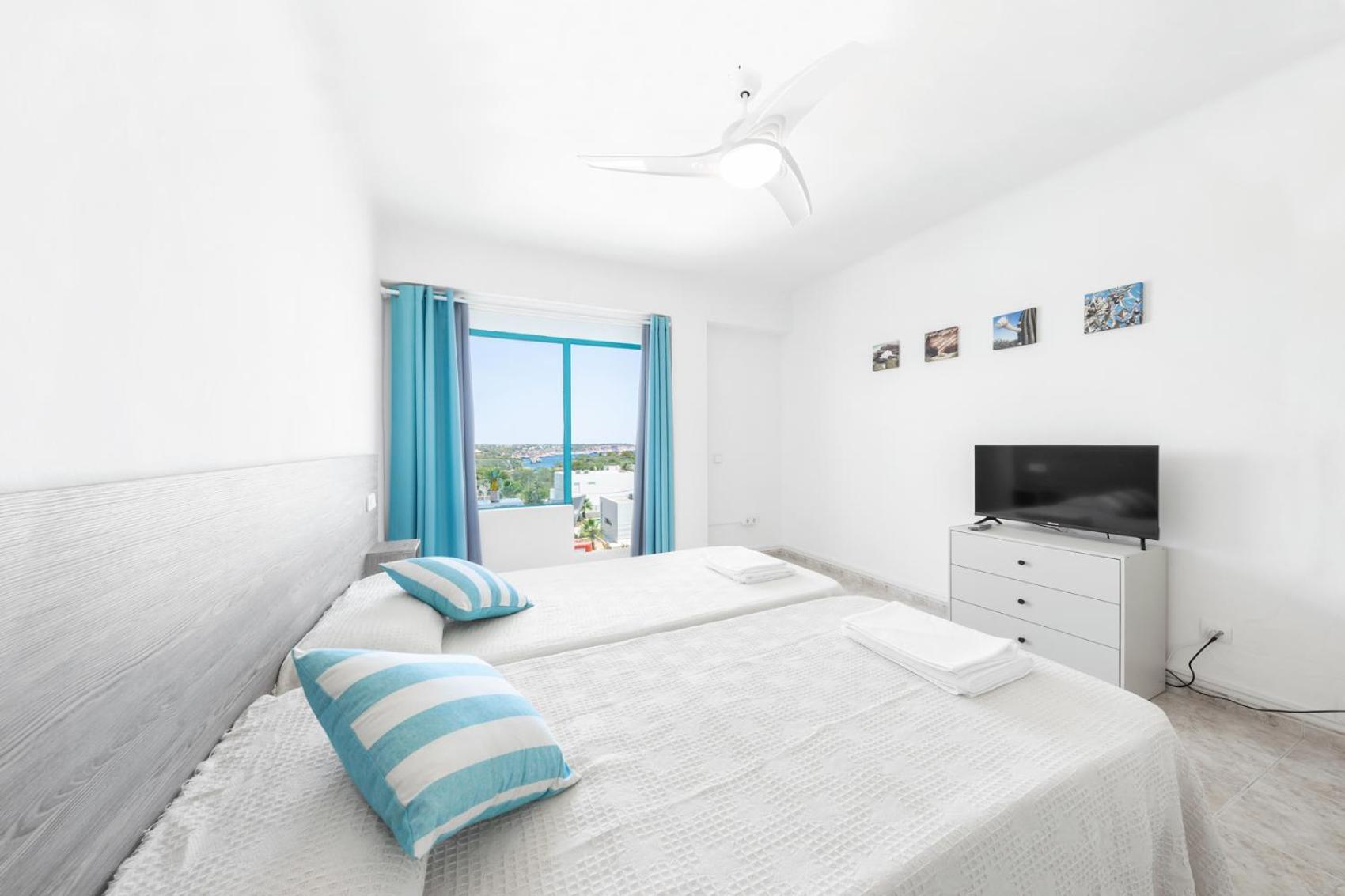 Hostal Cala Llombards Bagian luar foto