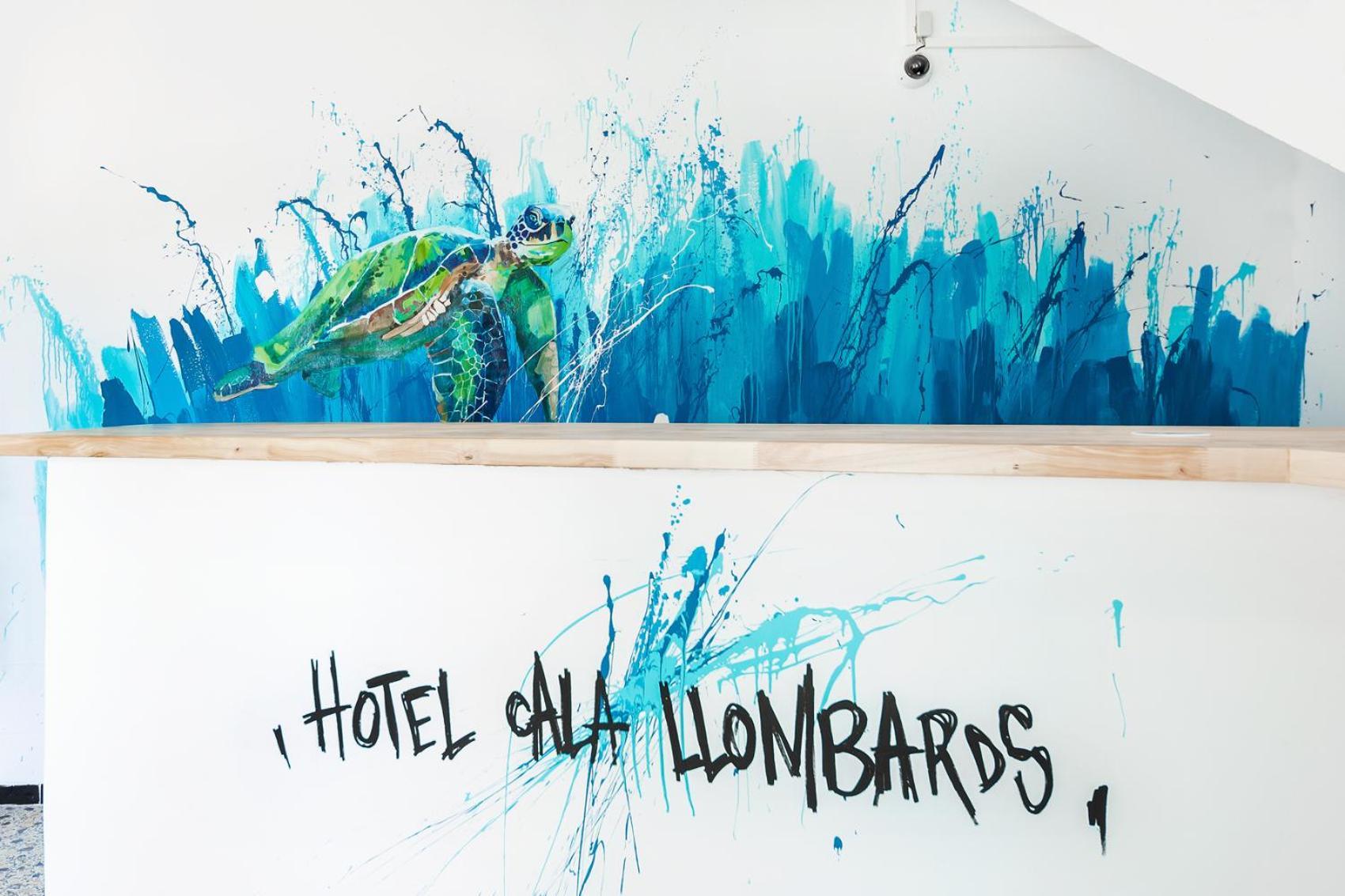 Hostal Cala Llombards Bagian luar foto