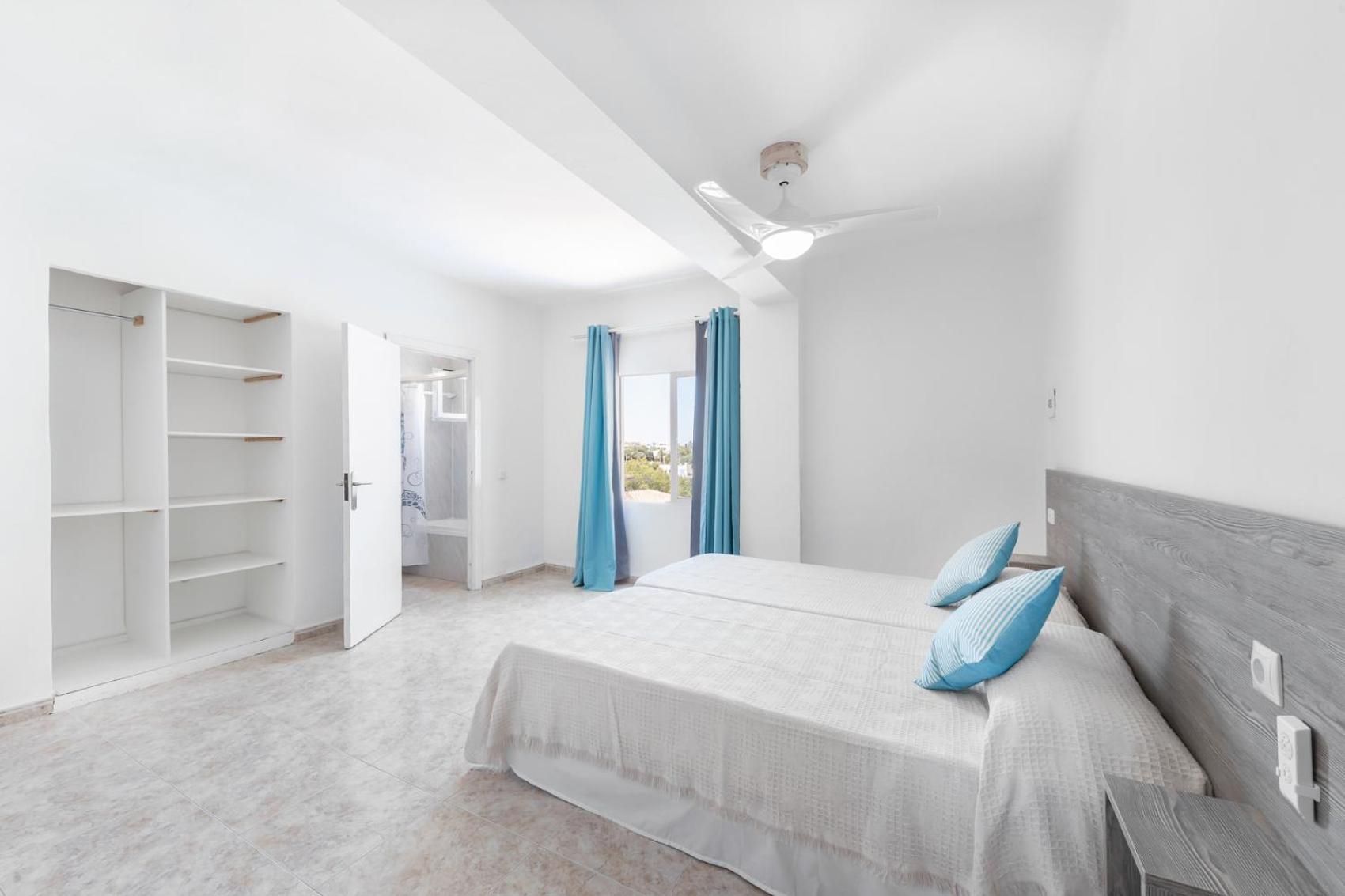Hostal Cala Llombards Bagian luar foto